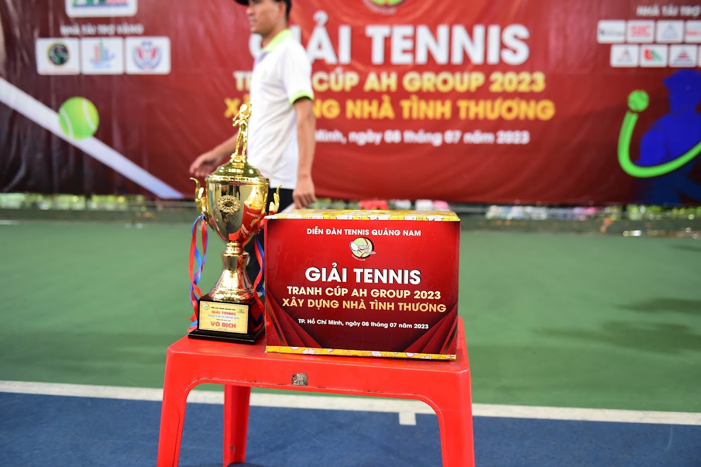 GÂY QUỸ 5 CĂN NHÀ TÌNH THƯƠNG TẠI GIẢI TENNIS QUẢNG NAM